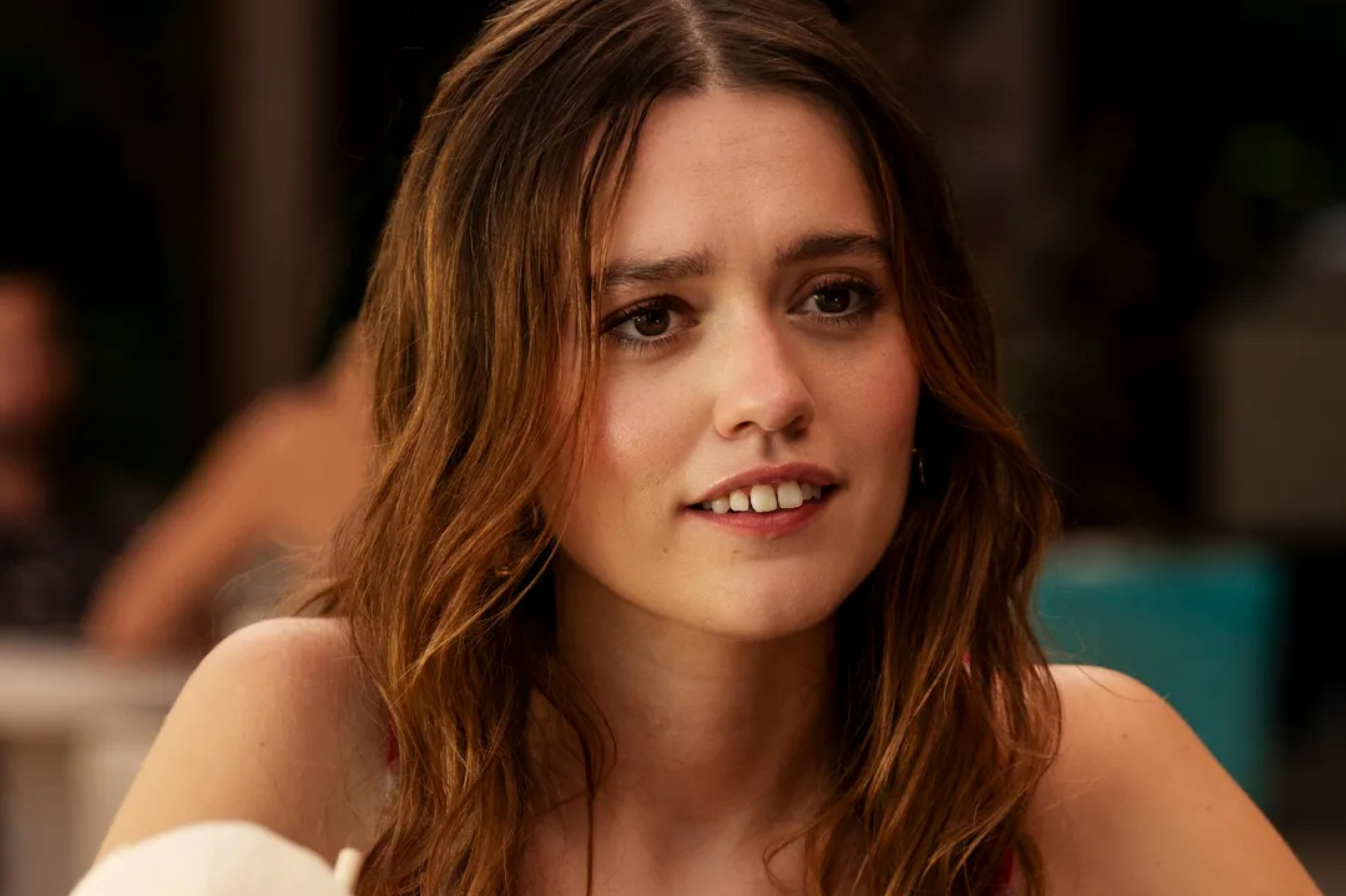 amy lou wood white lotus voortanden kritiek