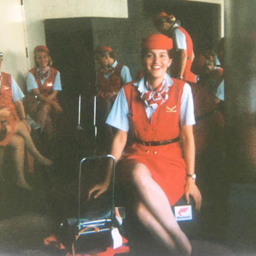 Jonge Irene als stewardess