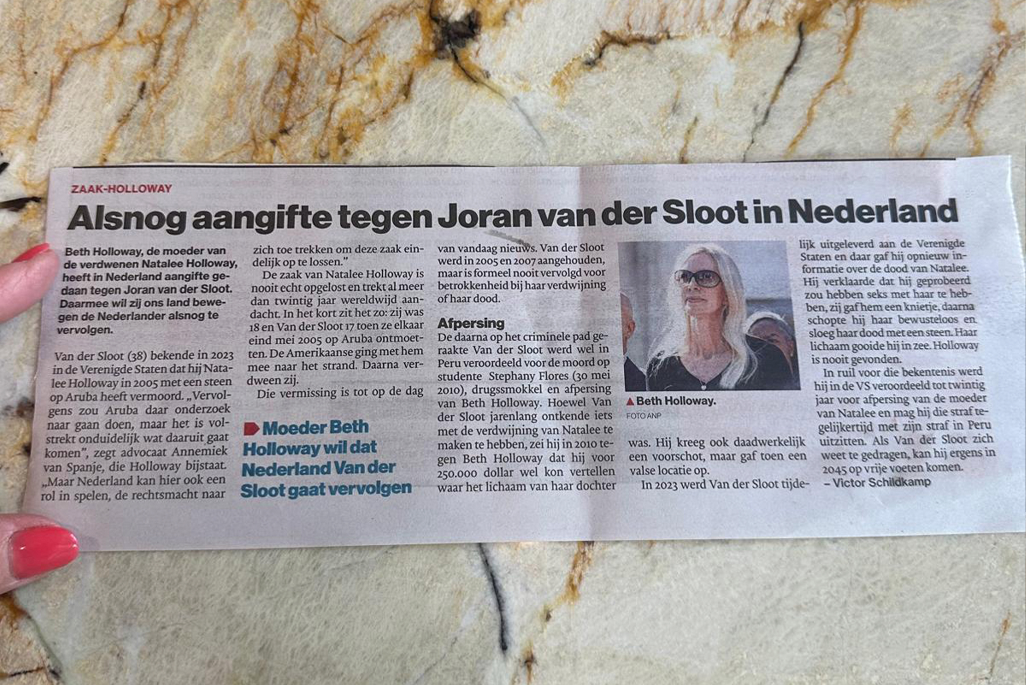 May schrijft Beth, de moeder van Holloway, een brief